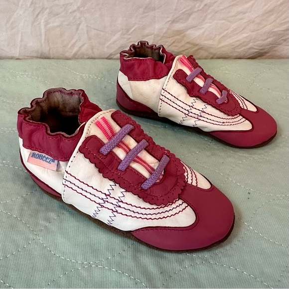 Robeez Pink sneaker design soft soled toddler shoes in size 18-24 months - Picture 3 of 5